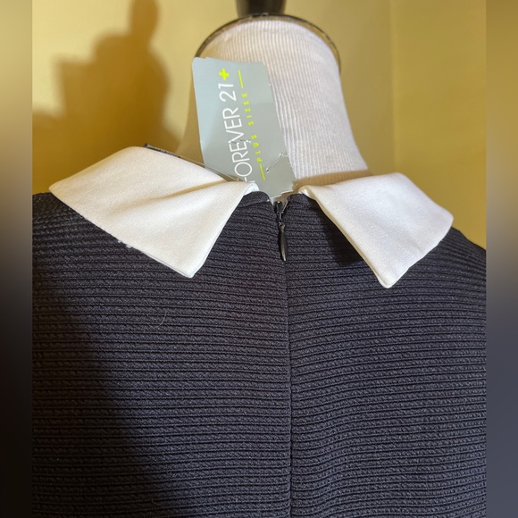 WEDNESDAY ADDAMS Size 1X Gothic Costume Black Dress White Collar Forever 21 NEW - Picture 7 of 15